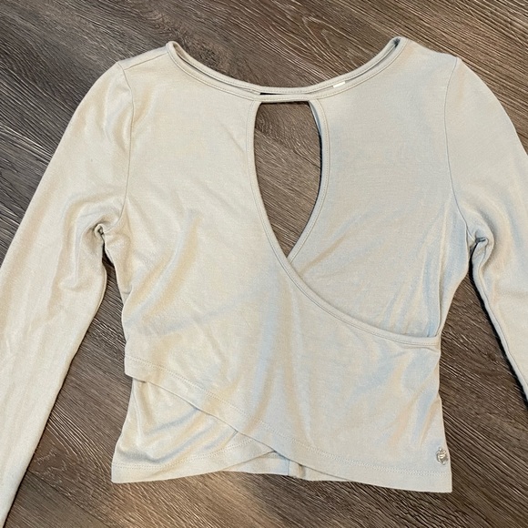 2 for $15 💚Fabletics Carolina Long Sleeve Wrap - Picture 2 of 5